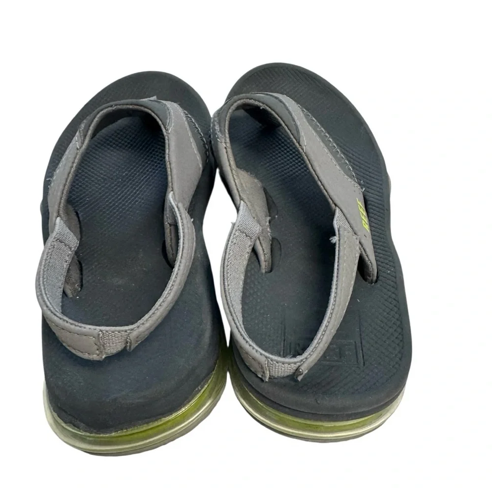 Reef Little Flanning Gray  Flip Flops Size 9-10